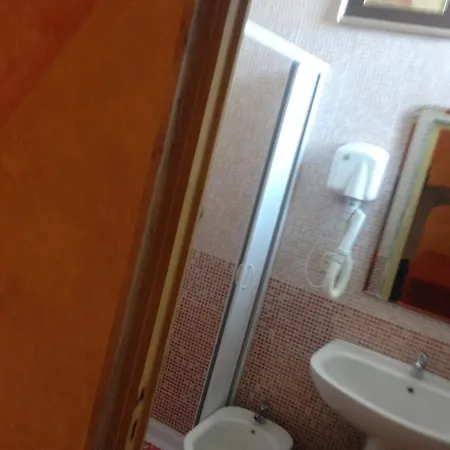 לינה וארוחת בוקר Bari F.g. *