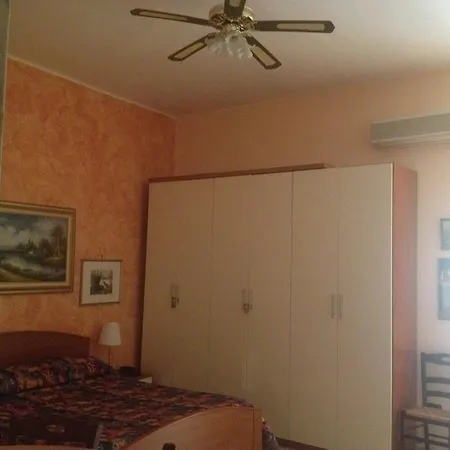 Bari F.g. Bed & Breakfast Bitetto